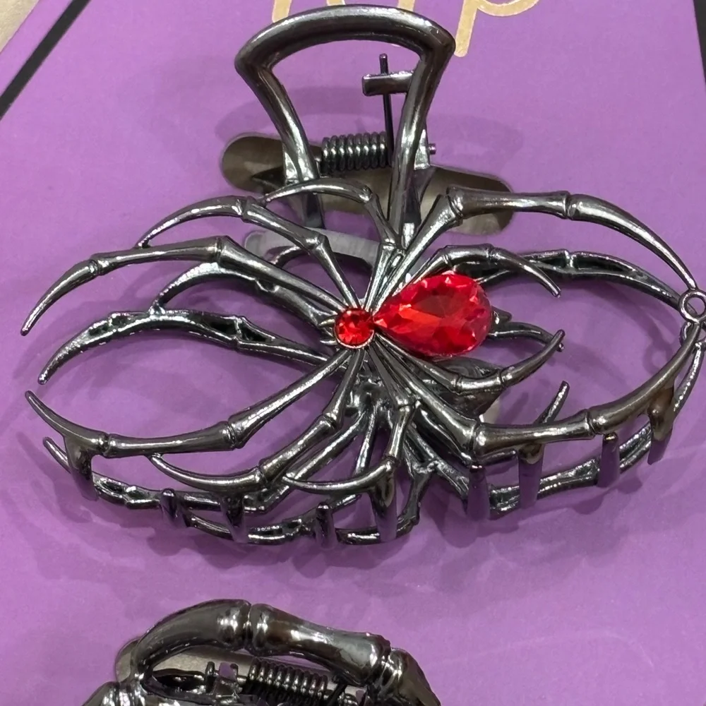 NWT Nicole Miller NY Black Widow & Skeleton hand hair claw clips